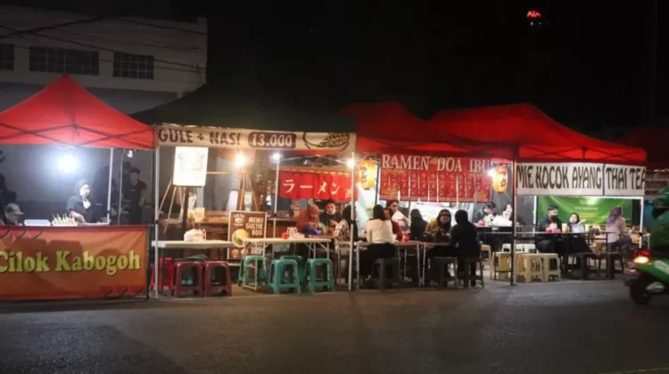 Keseruan Kulineran di Street Food