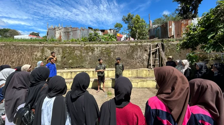 Komunitas Rantai Kebaikan Bersihkan Sampah di Aliran Sungai Jangkak Mandiangin