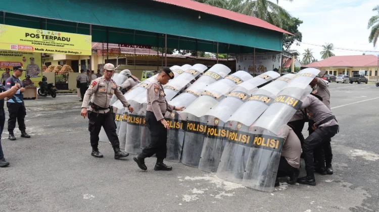 Tingkatkan Kemampuan Pengendali Massa, Polres Pasbar Gelar Latihan Dalmas