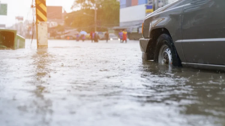 Perawatan Kendaraan setelah Terendam Banjir