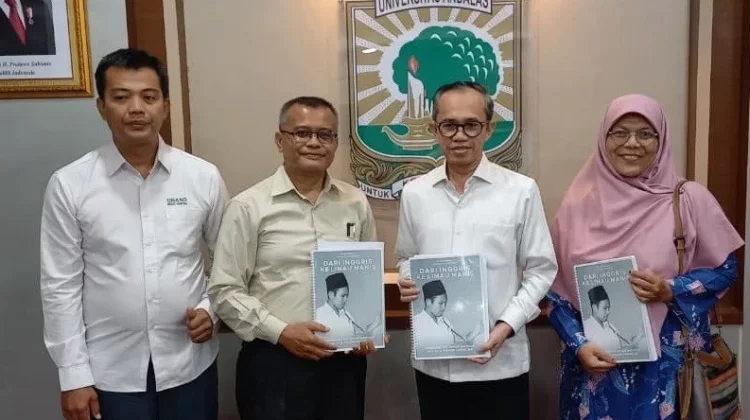 Rektor UNAND Sambut Baik Buku Biografi 30 Tahun Mengenang Prof. Dr. H. Khaidir Anwar,MA