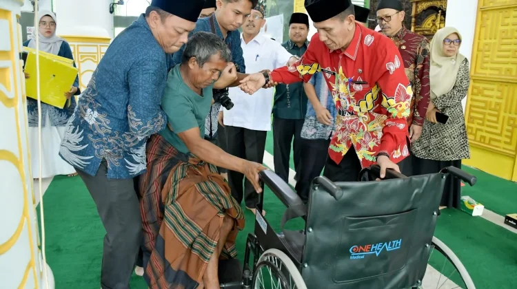 Baznas Agam Salurkan Zakat Rp703 Juta untuk 229 Mustahik