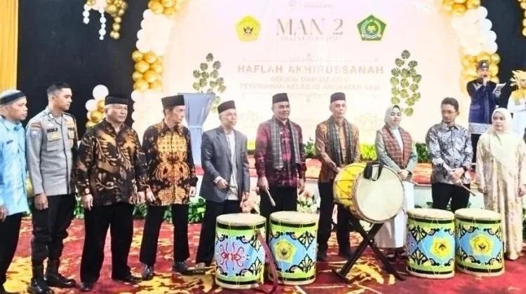 Lepas 359 Siswa, MAN 2 Padang Panjang Gelar Perpisahan dan Wisuda Tahfidz ke-V