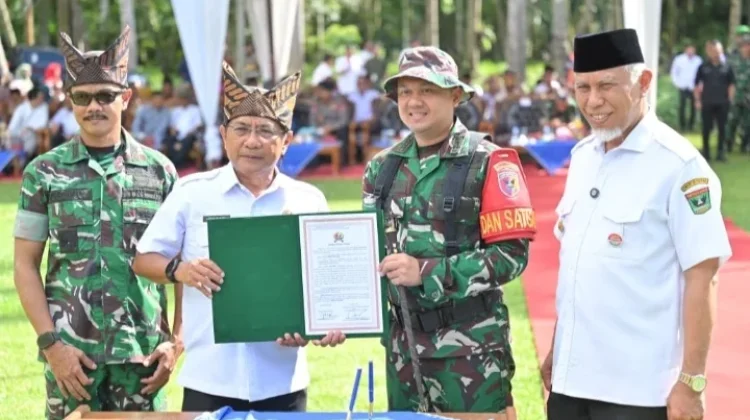 Gubernur Mahyeldi Ansharullah membuka kegiatan TMMD ke 128 di Kab Padang Pariaman