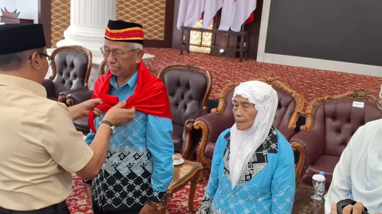Dari Usia 21 Hingga 84 Tahun Jemaah Haji Bukittinggi Berangkat Haji  1447 Hijriah
