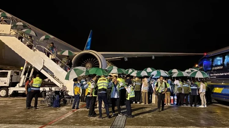Kloter Perdana Padang Tetap Tepat Waktu Meski Hujan