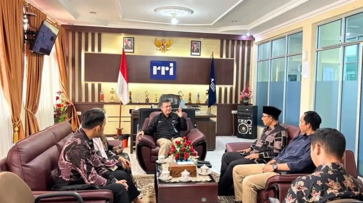 BAWASLU Kota Bukittinggi & LPP RRI Perkuat Informasi Demokrasi Lewat Podcast