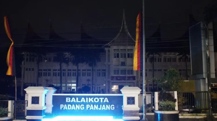 Pemko Padang Panjang Padamkan Lampu Satu Jam Dukung Gerakan Earth Hour