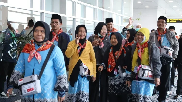 Tiba di BIM, 390 Jemaah PDG 03 Asal Bengkulu Diterbangkan Menuju Madinah
