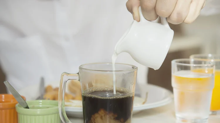 Sensasi Rasa Lembut, dan Kuat yang Seimbang dari Americano Susu