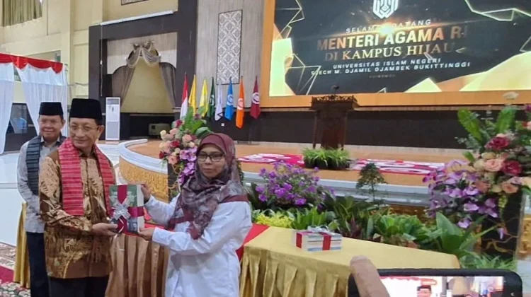 Menag RI Prof. Nasaruddin Umar Gaungkan Keberkahan Bekerja UIN Bukittinggi
