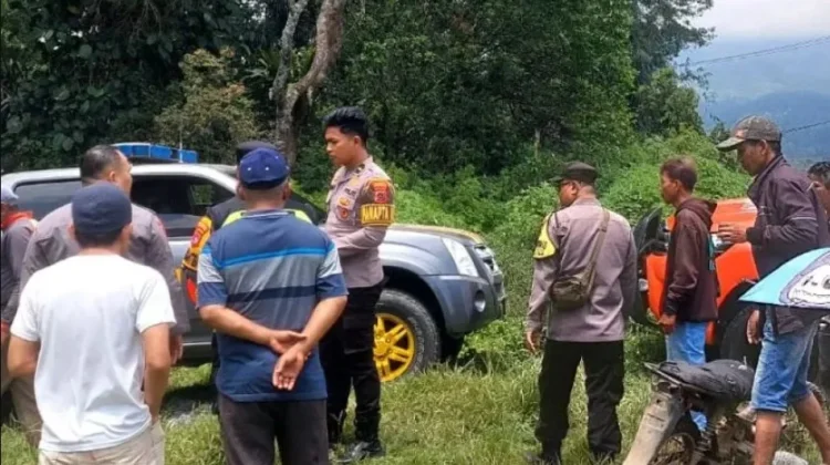 Tim Gabungan Evakuasi Jasad Wanita Lansia dari Kedalaman 60 meter Ngarai Sianok