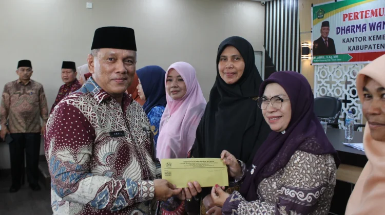 Kemenag Tanah Datar Lepas Sebelas ASN Berhaji
