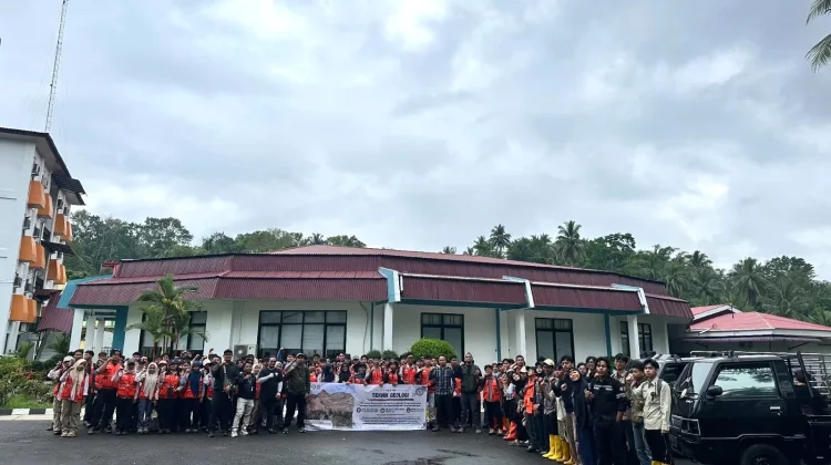 Teknik Geologi UNP Gelar Kuliah Lapangan di Sawahlunto, Kupas Sejarah alam