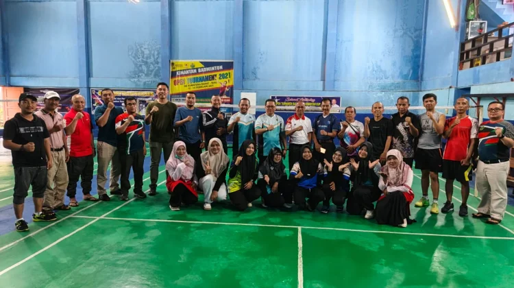 Silaturahmi Bulutangkis Kemenag Tanah Datar Sambut Kemenag Sawahlunto