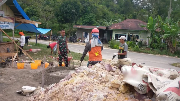 Babinsa Harau Komsos Perkuat Silaturahmi dan Kamtibmas Gurun