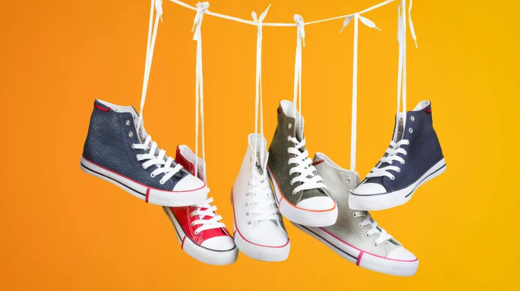 Tips Efektif Mencuci, dan Merawat Sepatu di Musim Hujan, agar Tetap Bersih dan Awet