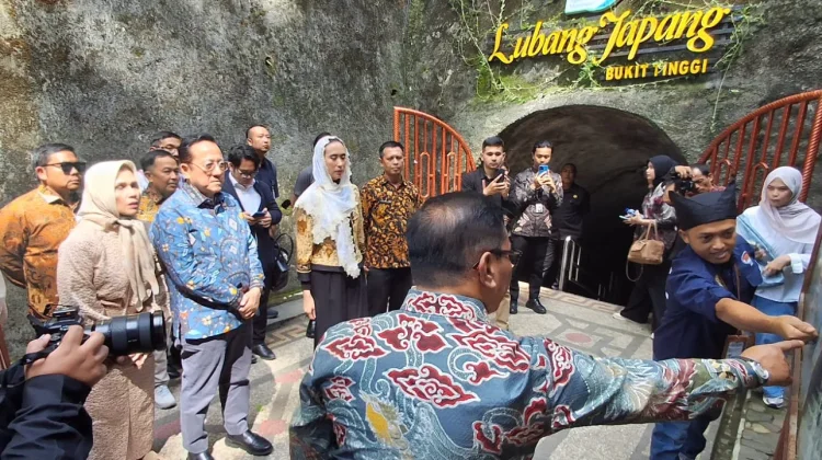 Menpar RI Widiyanti Putri Wardhana Takjub Sambangi Kembali Bukittinggi
