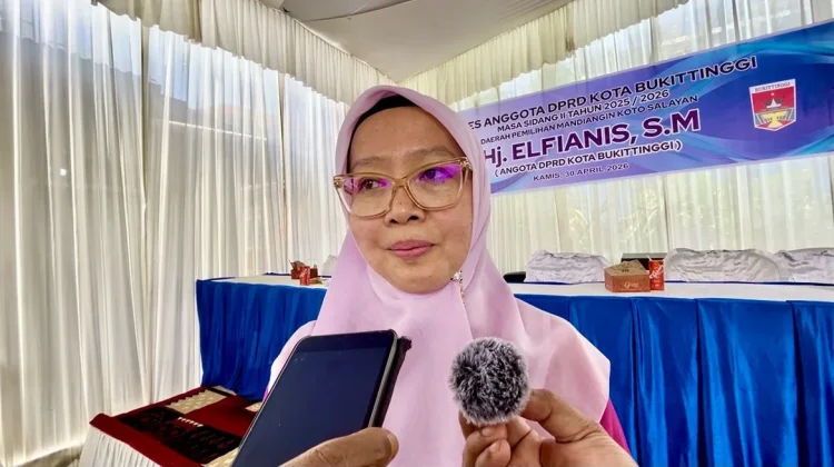 Elfianis, Srikandi Parlemen Bukittinggi Tetap Reses Perorangan, Warga Senang