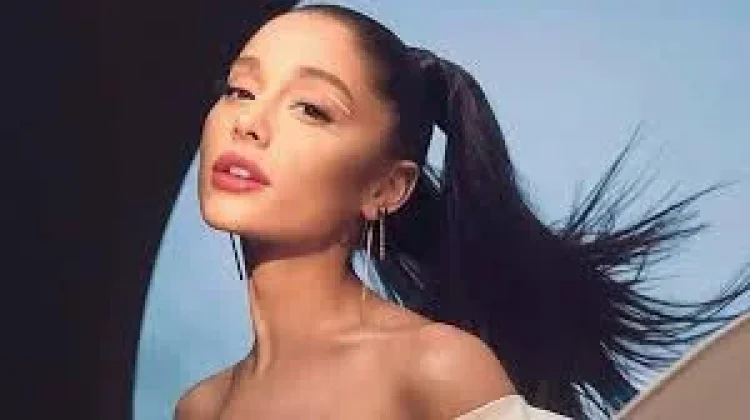 Album Petal Jadi Penanda Era Baru Ariana Grande
