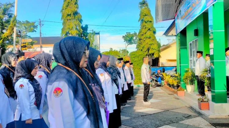 Satu Frekuensi, Satu Mimpi, Kakan Kemenag Bukittinggi Gaungkan Disiplin & Harmoni