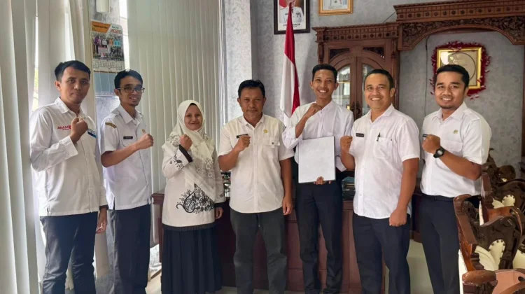Bimtek dan Serah Terima Starlink Dukung Internet Sekolah di Agam