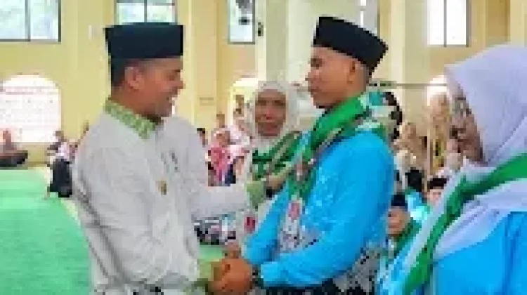 Wabup Iraddatillah Lepas 90 Jemaah Haji Sijunjung