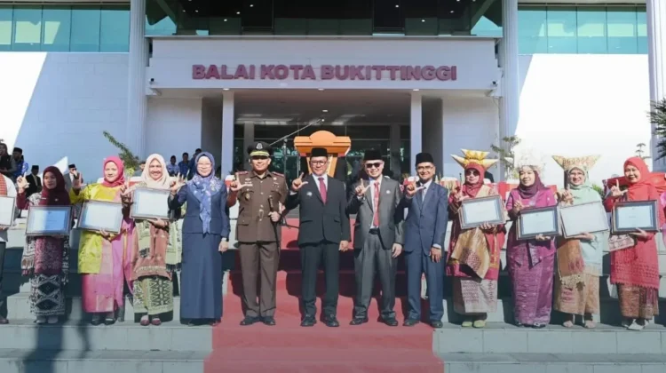 Pemko Bukittinggi Gelar Upacara Hardiknas 2026, Wako Bacakan Pidato Mendikdasmen