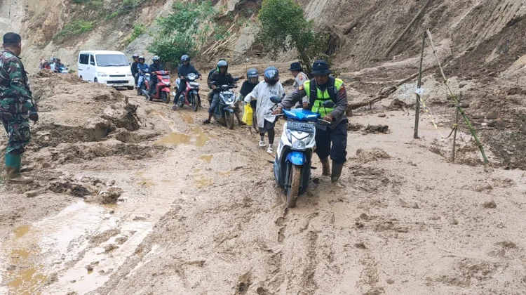 Dramatis! Longsor Sungai Landia, Evakuasi Kilat Satu Tewas