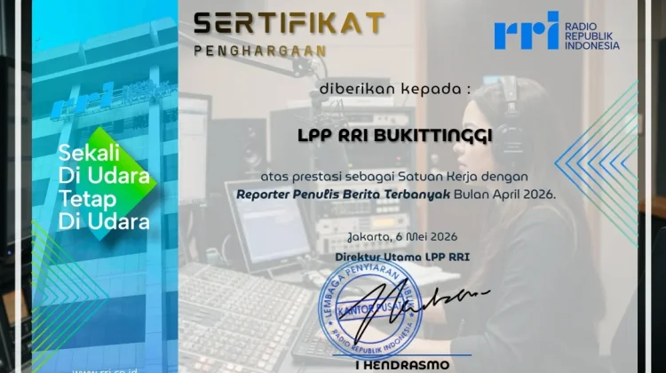 RRI Bukittinggi Raih Penghargaan Penulis Berita Terbanyak dari Direktur Utama