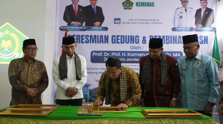 Sekjen Kemenag RI Resmikan Gedung Baru Kemenag Padang Panjang