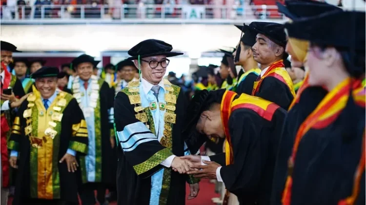 Unand Kukuhkan 1.321 Wisudawan Periode II Tahun 2026