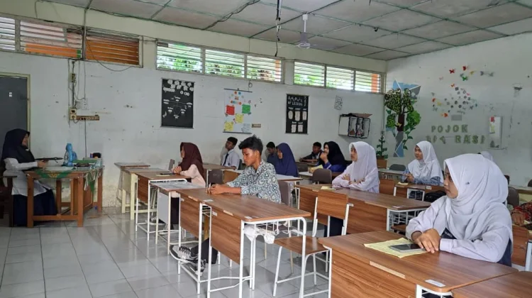 Ratusan Calon Siswa Berebut Kursi Favorit MAN Dua Padang