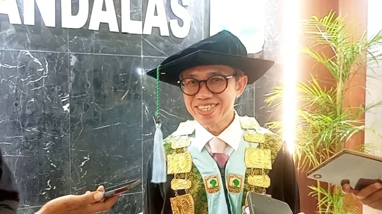Unand Wisuda 1.321 Lulusan, Ini Pesan Rektor Efa Yonnedi, PhD