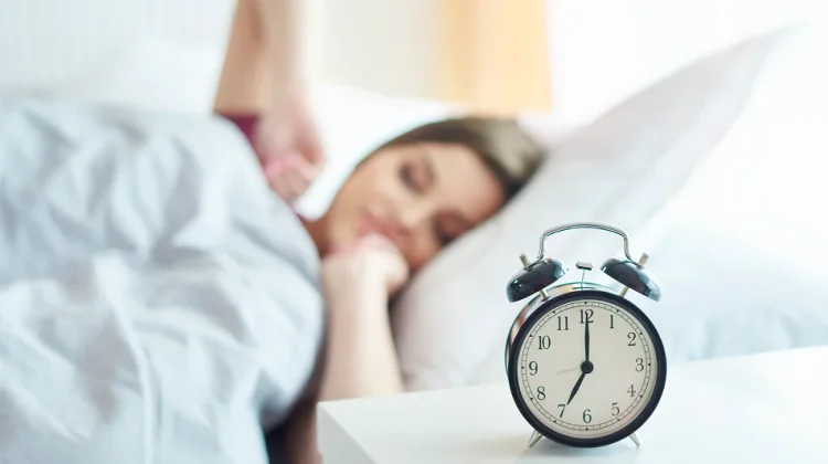 Membiasakan Tidur Tepat Waktu