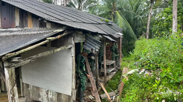 Satgas Karya Bakti Sasar Pembangunan Rumah Layak Huni di Desa Sipora Jaya