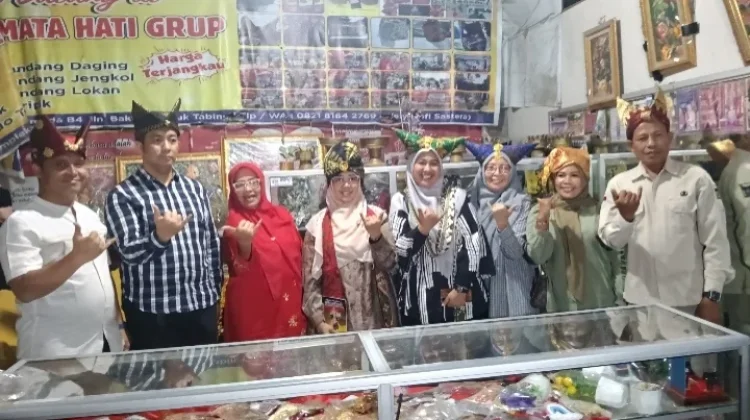 Istri Menteri Tenaga Kerja Kagum dengan Tingkuluak Praktis Permata Hati Grup