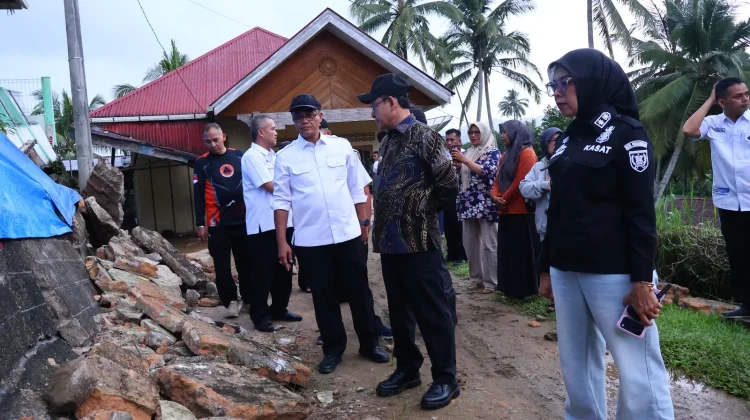 Wako Payakumbuh Tinjau Lokasi Banjir dan Instruksikan Penanganan Cepat