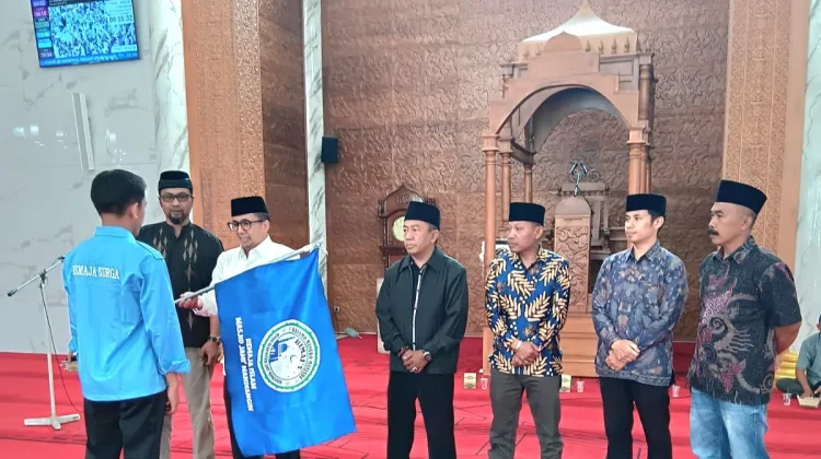 Ketua DMI Bukittinggi Kukuhkan Remaja Masjid Jami’ Mandiangin Periode 2026–2028