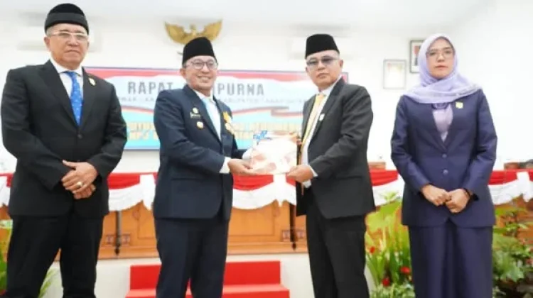 Sidang Paripurna, DPRD Sampaikan Rekomendasi Atas LKPj Bupati Tahun 2025