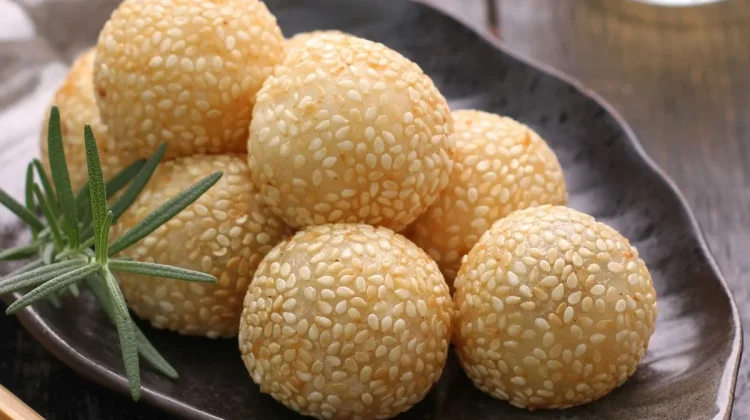 Resep Onde-Onde Isi Kacang Hijau Jajanan Tradisional Favorit Keluarga yang Renyah