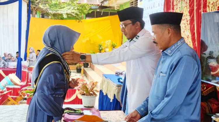 Wisuda Tahfidz MTsN 5 Lima Puluh Kota : Benteng Moralitas Generasi Penerus
