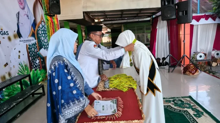 Shahadah Tahfiz MTsN Bukittinggi Teguhkan Cinta Al-Qur’an Siswa