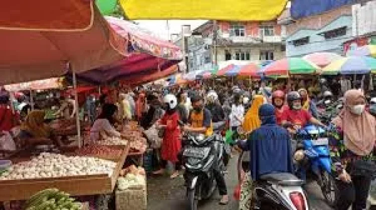 Tips Berbelanja Pagi Hari saat Hari Pasar Ramai