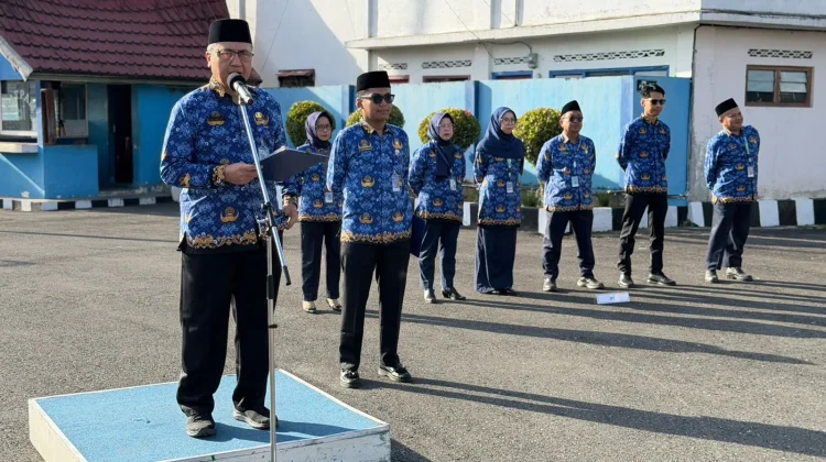 Abdul Gafar Zakaria Pimpin Upacara Harkitnas 2026 di RRI Bukittinggi
