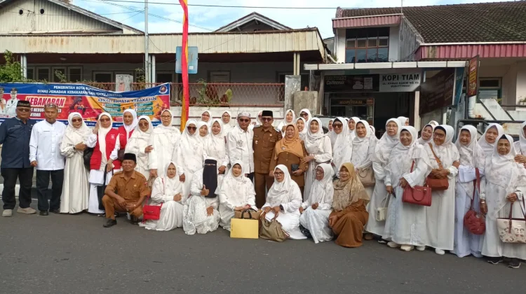 Semangat Ibu-Ibu Menggema Bersama Lantunan Alquran di Khatam Tahsin Nurul Haq