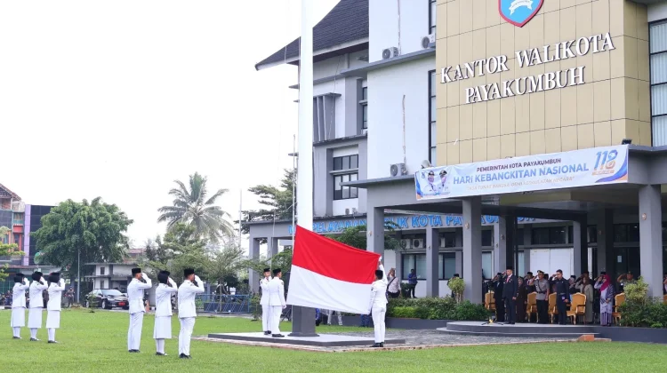 Wawako Payakumbuh Pimpin Upacara Harkitnas dan Lantik Puluhan ASN