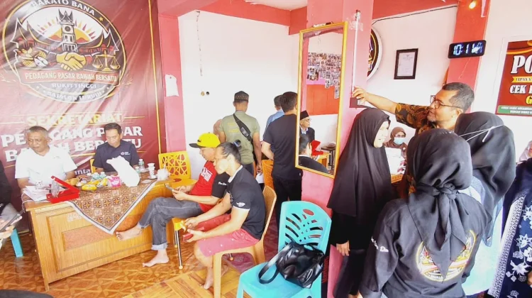Ratusan Pedagang Pasar Bawah Bukittinggi Padati Cek Kesehatan Gratis & Donor Darah