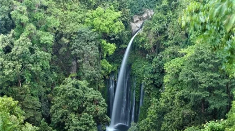 Air Terjun Tiu Kelep, "Surga Tersembunyi di Kaki Gunung Rinjani"