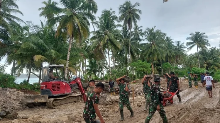 Satgas Pacu Pembangunan Jembatan Dusun Gobi Maksimal